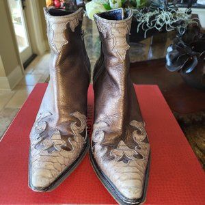 Donald pliner boots